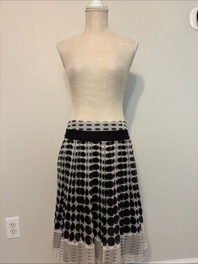 Black and White Polka Dot Pleated Skirt